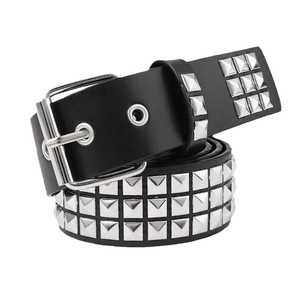 Ceinture punk pour hommes avec trois rangées de clous pyramides argentés et boucle ardillon