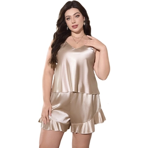 Damen Schlafanzug-Set aus champagnerfarbenem Seidensatin mit V-Ausschnitt und Shorts