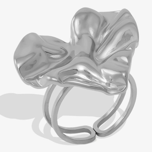 Detailed view of silver lava heart ring with adjustable double-layer band design