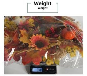Weight display of 240g for autumn harvest wreath with pumpkins and maple leaves
