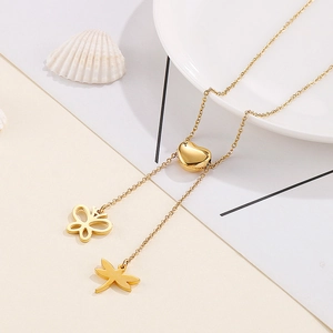Collier en Y doré élégant avec curseur en cœur et pendentifs papillon et libellule