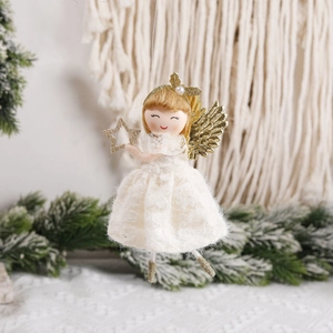 Ange de Noël en dentelle crème et or, suspension décorative pour une ambiance festive