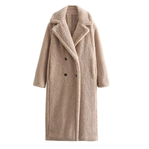 Manteau teddy en polaire beige avec design à double boutonnage et larges revers d'hiver