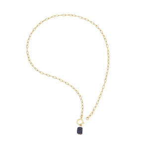 Collana fatta a mano con catena a graffetta dorata e pendente rettangolare blu