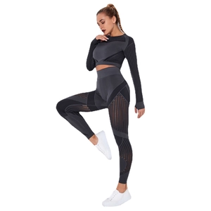 Completo yoga senza cuciture antracite in due pezzi con top a maniche lunghe e leggings a vita alta