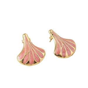 Pink marbled fan-shaped earrings with 18k gold plating and stainless steel design