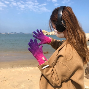 Guantes de punto degradado arcoíris táctiles para hombres y mujeres en la playa