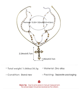 Detailed size chart showing cross pendant dimensions and zinc alloy necklace length