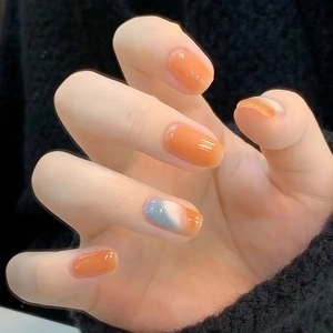 Faux Ongles Courts Carrés Dégradé Ambre Orange Effet Estompé Brillant Avec Colle Style Minimaliste Doux Pour Femmes