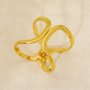 Detailed view of polished 18K gold-plated geometric wavy bracelet with a spring closure
