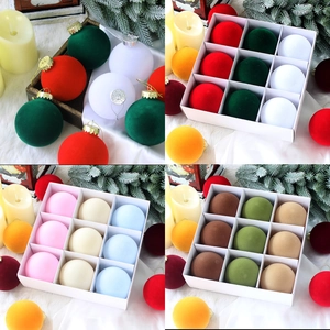 Lot de 9 boules de Noël floquées en couleurs variées pour décoration de sapin festive