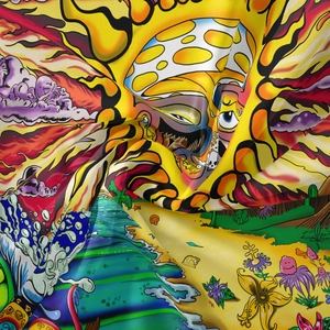 Gros plan détaillé du tissu de la tapisserie tarot avec soleil éclatant et plage vive