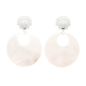 Orecchini in stile marino con conchiglie e pendenti tondi in madreperla color argento