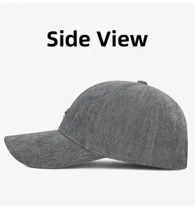 Vue latérale de la casquette grise à chevrons montrant les détails de la texture tissée