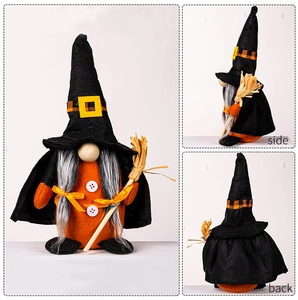 Vista tripla dello gnomo strega di Halloween con cappello a punta, scopa e zucca
