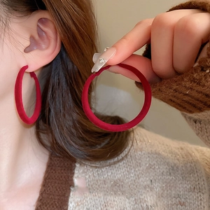 Chic burgundy velvet flocked geometric round hoop earrings for women winter accessories