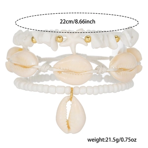 Detail view of shell and starfish multi-layer bracelet with size 22cm and weight 21.5g