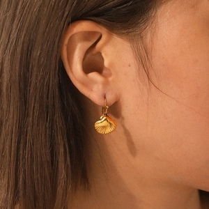 Elegant 18K gold plated anchor shell earrings with sparkling crystal accents for women