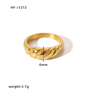18k gold plated stainless steel croissant ring with polished twisted wave pattern