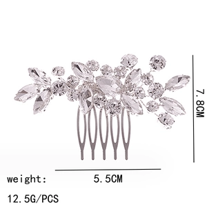 Detailed view of silver bridal hair comb with dimensions 5.5cm width and 7.8cm height
