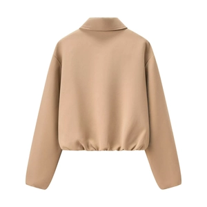 Vue arrière d'une veste courte camel pour femme avec col à revers et ourlet élastique