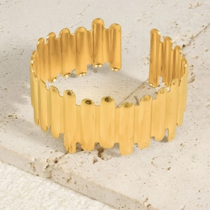 Modern 18k gold irregular cuff bracelet in 304 stainless steel with polished finish