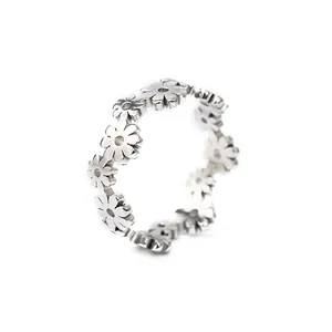 Minimalist 18k gold plated daisy flower titanium steel ring with openwork design