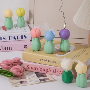 Velas aromáticas con forma de tulipán en varios colores para decorar el hogar