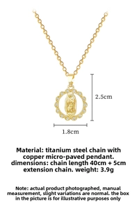 Détail du collier de la Vierge Marie avec bordure en zircon et chaîne en acier inoxydable
