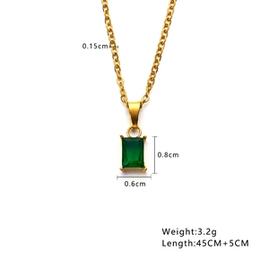 Λεπτομέρεια χρυσής αλυσίδας 18k 45+5cm με πράσινο μενταγιόν ζιργκόν 0,6x0,8cm