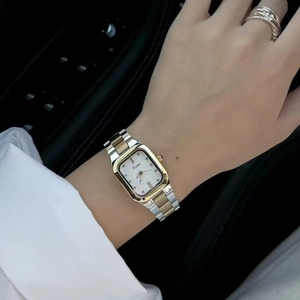 Elegante Damen-Quarzuhr quadratisch mit zweifarbigem Edelstahlarmband in Gold und Silber