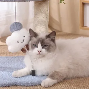 Jouet interactif pour arbre à chat avec nuage en peluche et pompon bleu suspendu