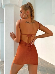 Mini robe moulante sexy dos nu couleur terre cuite avec éclat métallique pour femme
