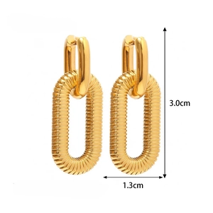 Chunky rectangular U-shape earrings in 18K gold plated stainless steel with ribbed texture
