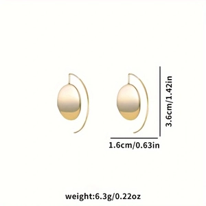 Detailed size specifications for gold oval earrings showing height 3.6cm and width 1.6cm