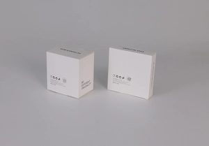 Drei-lagige Retainer-Box mit Abtropfschale für Zahnspangen und unsichtbare Aligner