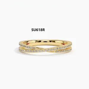 Minimalist S925 silver criss-cross ring in gold with sparkling moissanite pave setting