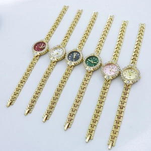 Coffret montres quartz femme avec lunette en cristal et bracelet tissé doré chic