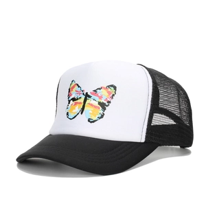 Klassischer schwarz-weißer Trucker-Hut mit buntem Schmetterlingsdruck und atmungsaktivem Netz