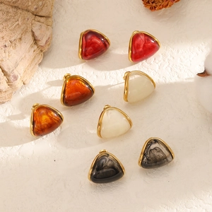Boucles D'oreilles Géométriques En Résine Triangle Vintage Avec Tige En Acier Inoxydable Plaqué Or Pour Femmes Bijoux