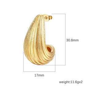 Minimalist gold geometric drop earrings with vertical stripes and 30.8mm height