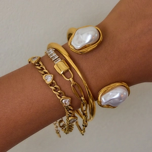 Bracelet jonc perles baroques et ensemble de bracelets chaîne dorés pour femmes