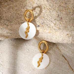 Minimalist 304 Stainless Steel Snake Pendant Earrings Natural White Shell Circular Drop Earrings For Women Gold Plated Jewelry