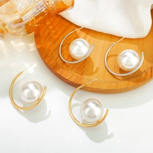Exaggerated large 12mm pearl C-shape earrings in gold and silver finish set