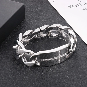 Bracelet cubain punk en acier titane pour homme avec croix sertie de diamants