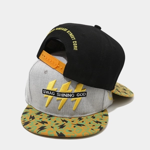 Hip hop snapback hat with lightning embroidery and contrast urban street style design