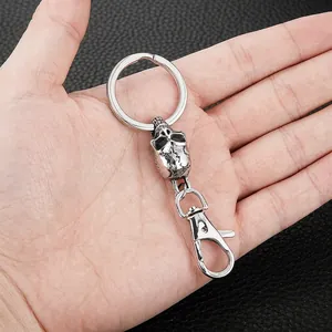 Stainless Steel Skull Keychain Vintage Gothic Punk Pendant With Lobster Clasp For Car Keys Bag Charm Accessory Men