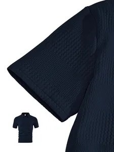 Dettaglio della trama a nido d'ape blu navy sul set polo a maniche corte da uomo