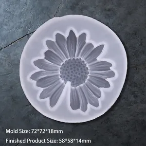 Detailed macro view of daisy silicone mold with dimensions 72x72x18mm for DIY crafts