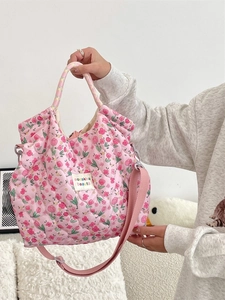Sac à main matelassé rose avec imprimé tulipe et bandoulière réglable en toile